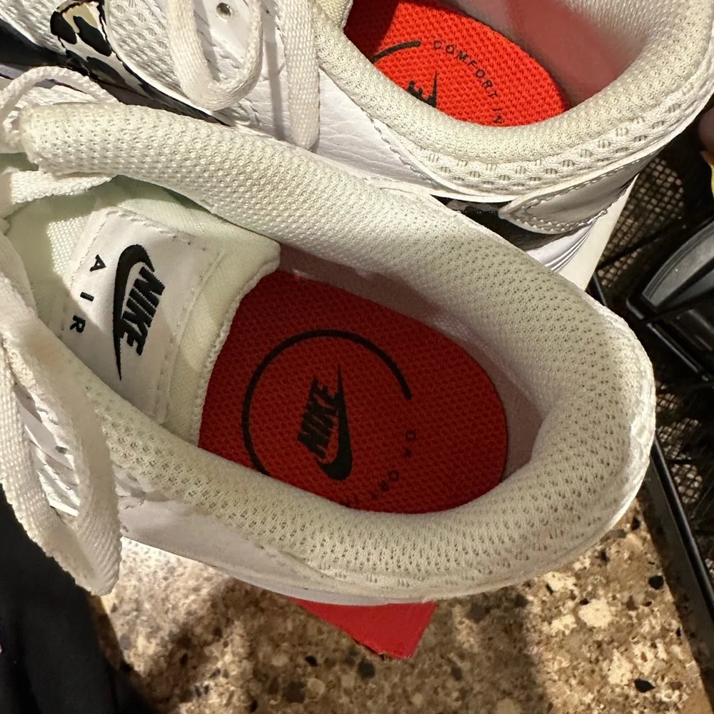 Nike Women’s Athletic Shoes 6.5 NIB - Picture 4 of 6